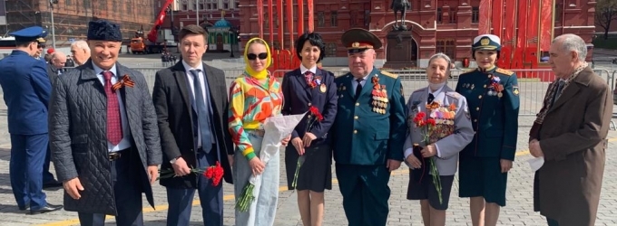 Церемония возложения цветов к Могиле Неизвестного солдата в Александровском саду и памятнику маршалу Г.К. Жукову